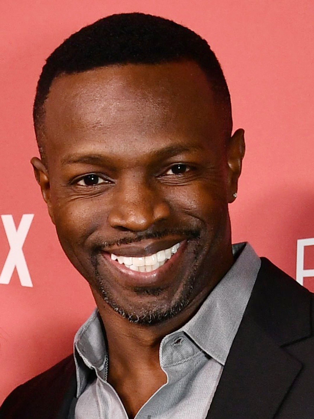 How tall is Sean Patrick Thomas?